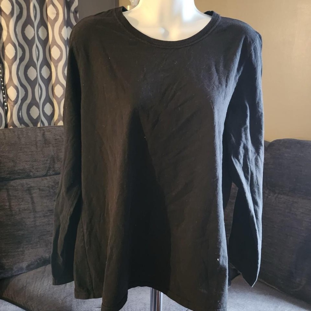 basic black long sleeve shirt <3